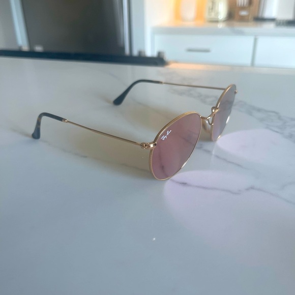 Ray-Bans - Round/Pink - Picture 3 of 7